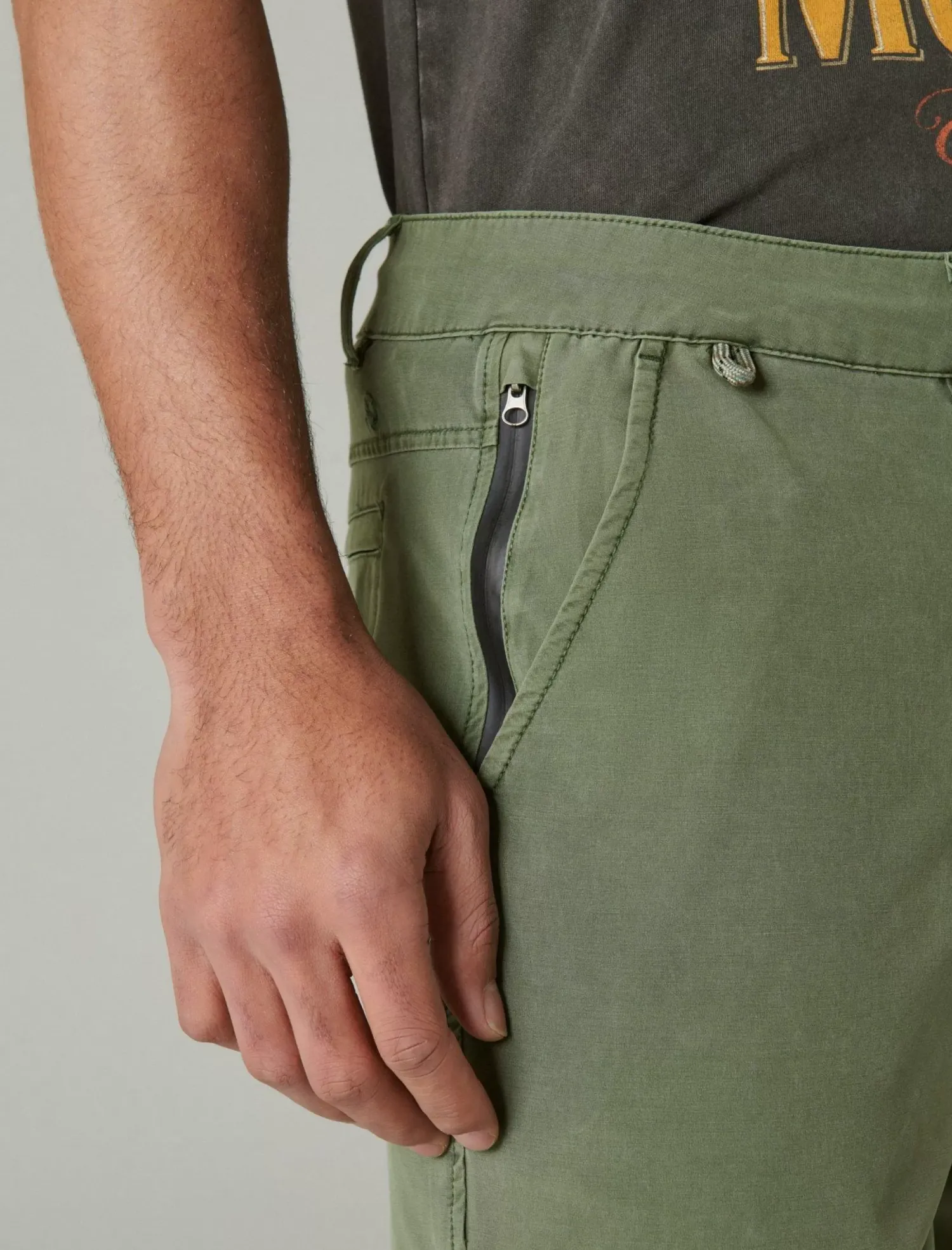 Lucky Brand 8" adventure hybrid short four leaf clover*MEN Shorts