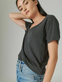 Lucky Brand classic v-neck jet black*WOMEN Graphic Tees