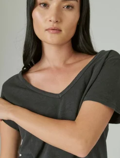 Lucky Brand classic v-neck jet black*WOMEN Graphic Tees