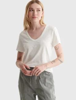Lucky Brand classic v-neck bright white*WOMEN Graphic Tees