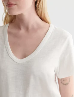 Lucky Brand classic v-neck bright white*WOMEN Graphic Tees