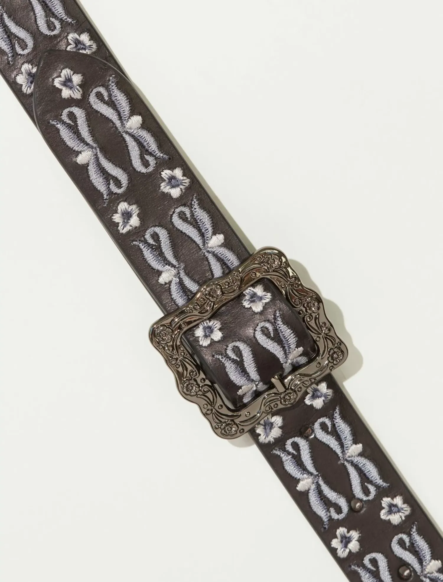 Lucky Brand daisy and ribbon embroidered belt black*WOMEN Belts