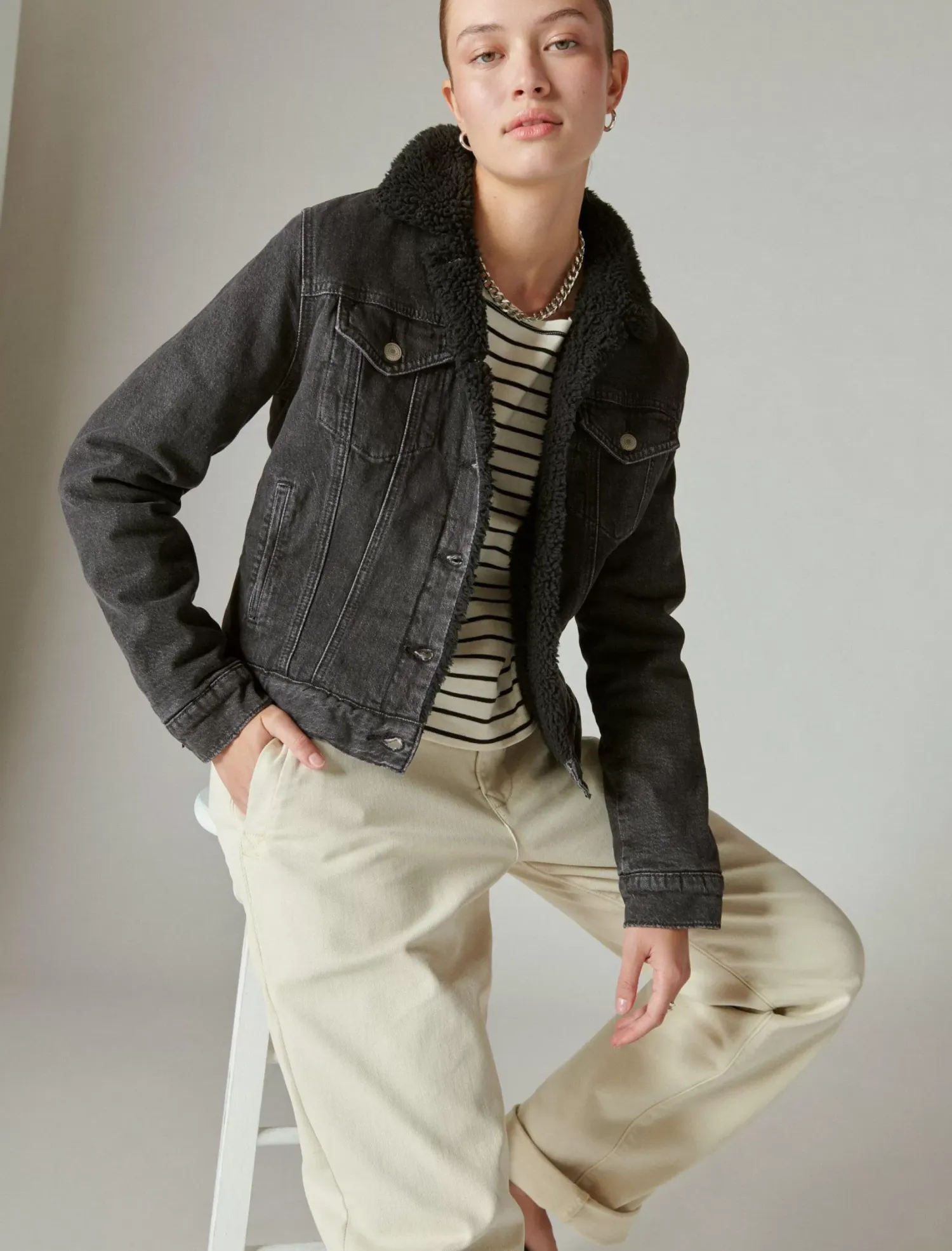 Lucky Brand faux shearling lined denim trucker jacket black hole*WOMEN Jackets & Outerwear