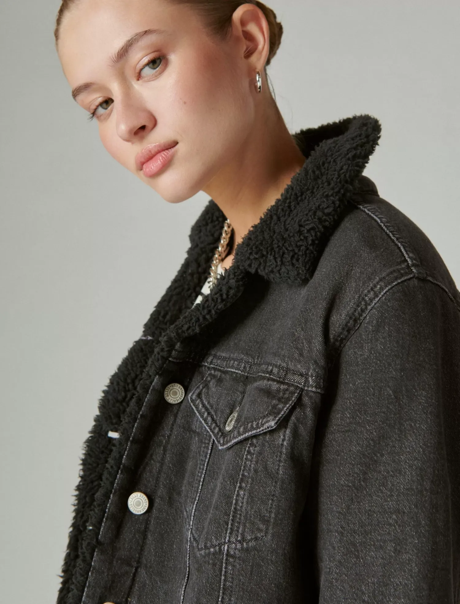 Lucky Brand faux shearling lined denim trucker jacket black hole*WOMEN Jackets & Outerwear