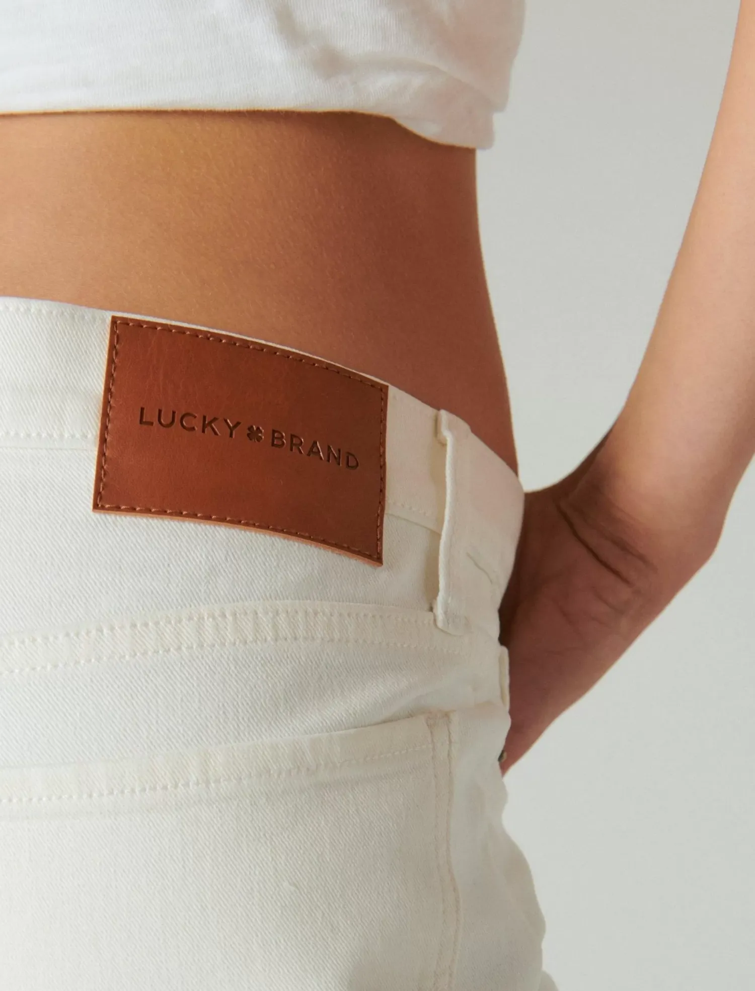 Lucky Brand mid rise sweet crop cuffed jean bright white*WOMEN|JEANS Jeans|Straight|Crop