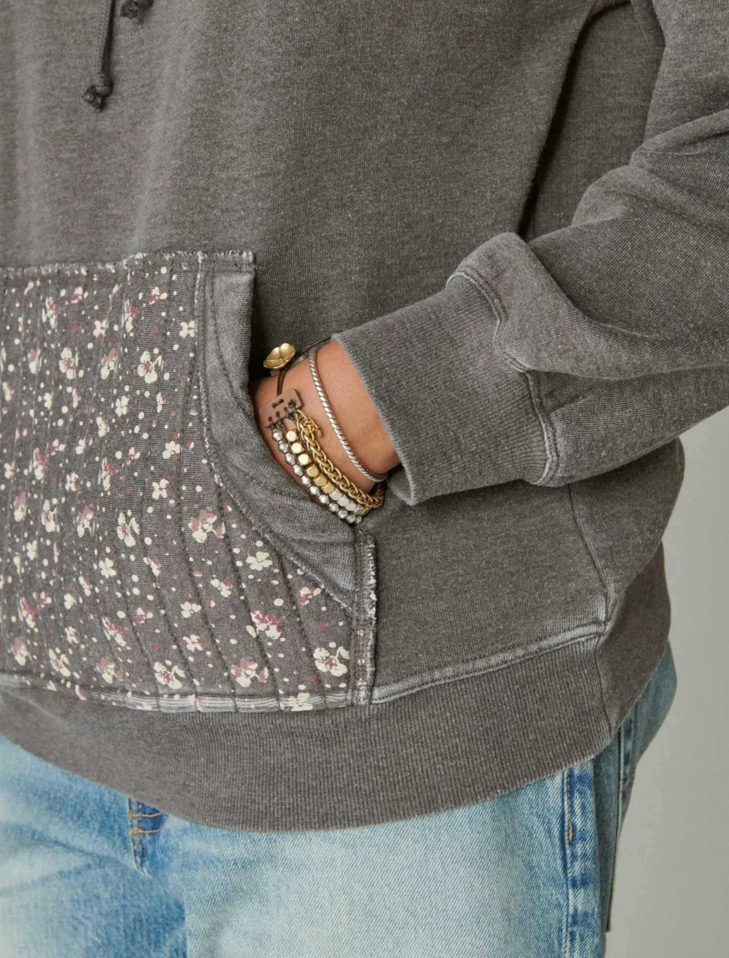 Lucky Brand quilted patchwork hoodie raven multi*WOMEN Activewear